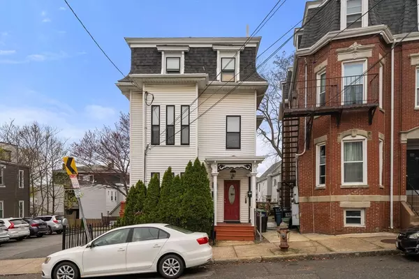 24 Pinckney St #1, Somerville, MA 02145