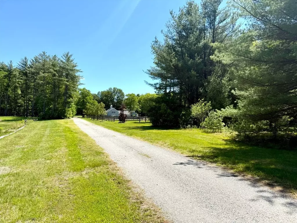 Boxford, MA 01921,28 Deer Run Rd