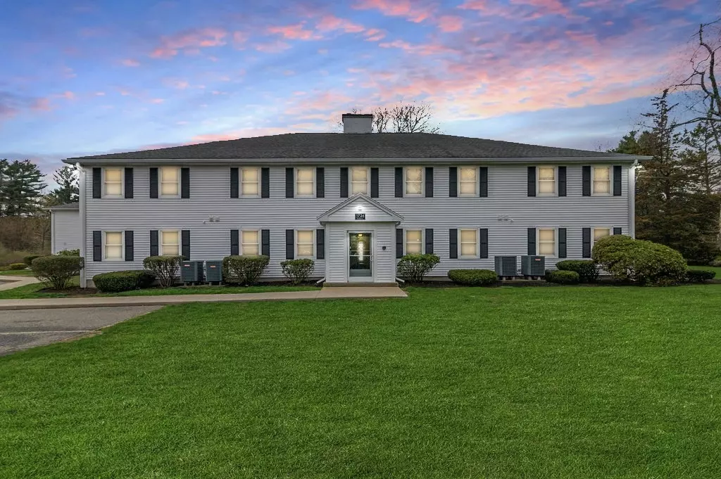 Easton, MA 02375,104 Norton Avenue #18