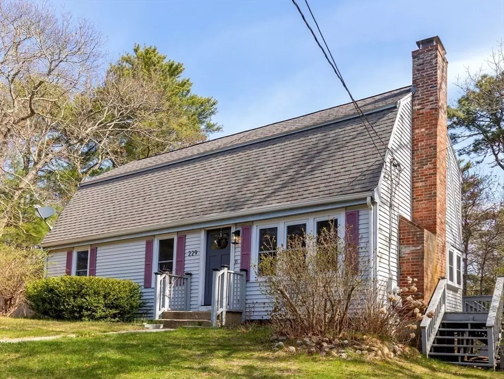 Plymouth, MA 02360,229 Hedges Pond Rd