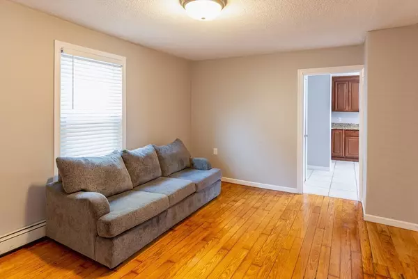 Plymouth, MA 02360,3 Murray St