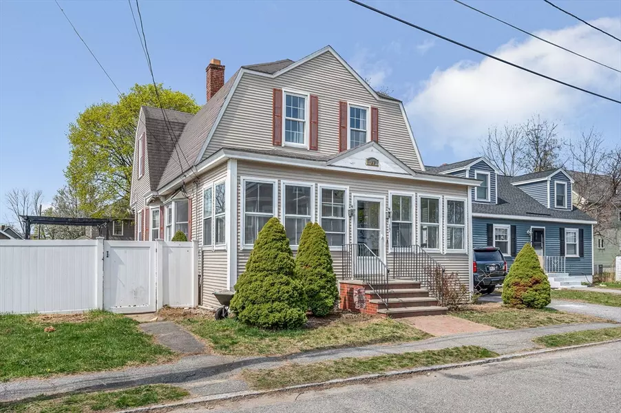 17 Rose Ave, Lowell, MA 01851