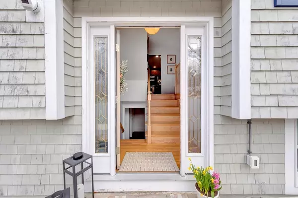 Gloucester, MA 01930,4 Tidal Cove Way
