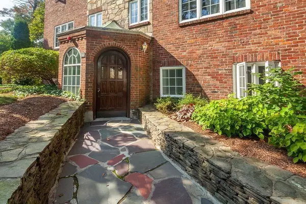 549 Centre St #3, Newton, MA 02458