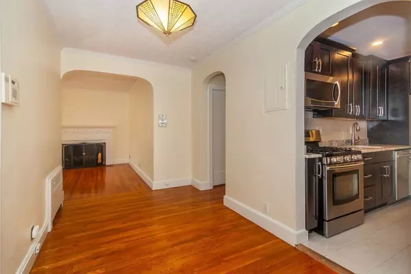 Newton, MA 02458,549 Centre St #3