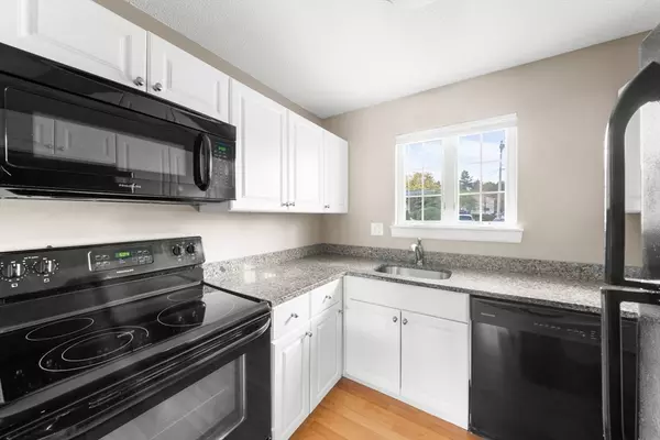 Easton, MA 02375,11 Nancy Road #9