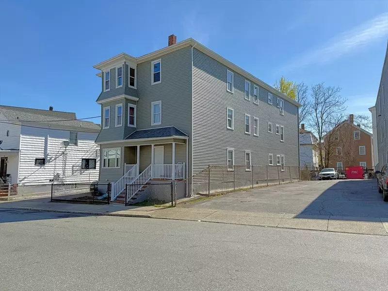 516 3rd St, Fall River, MA 02721