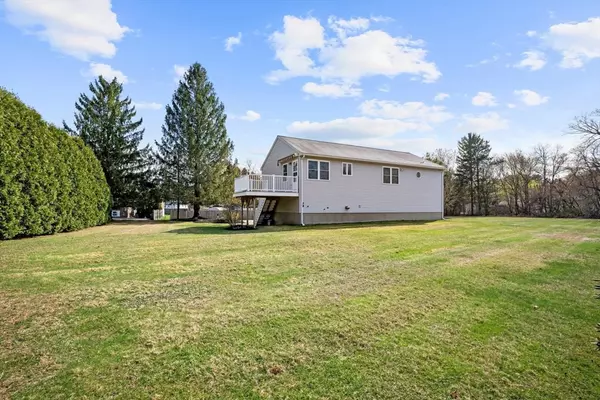 Oxford, MA 01540,8 Mayfair Circle