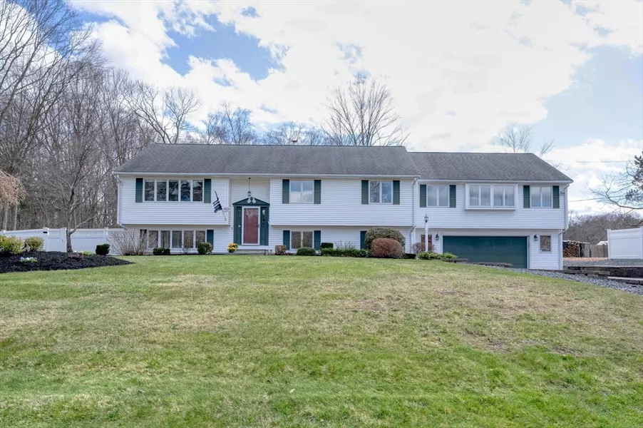 85 Abington Ave, Holbrook, MA 02343