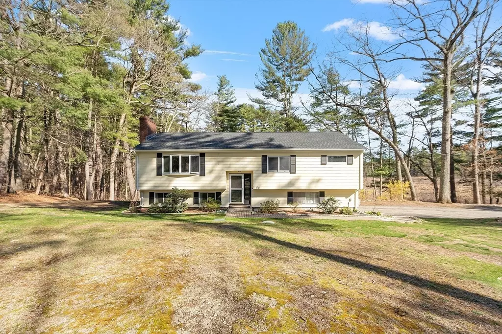 Carlisle, MA 01741,178 Brook St