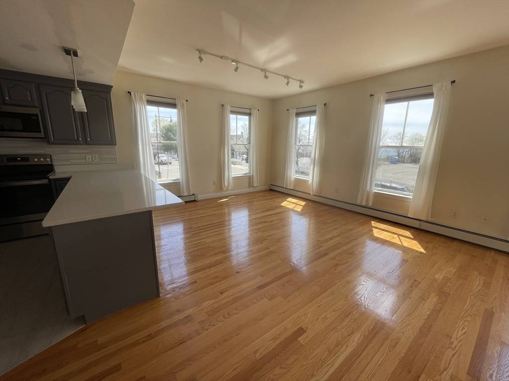 Swampscott, MA 01907,168 Humphrey St #1