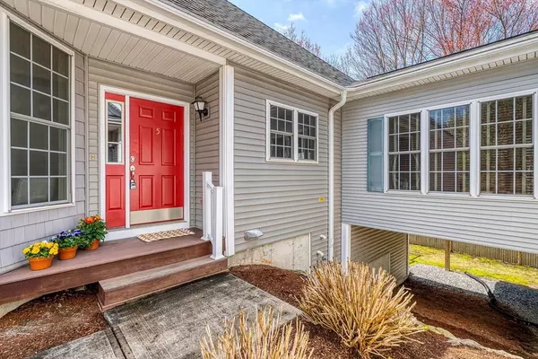 Grafton, MA 01560,5 Lindsey Ln #5