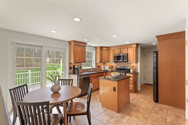 Westford, MA 01886,4 Ledgewood Dr