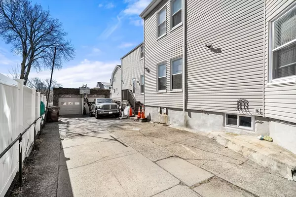 Everett, MA 02149,71 Summer St