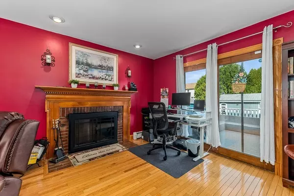 Norwood, MA 02062,11 Autumn St