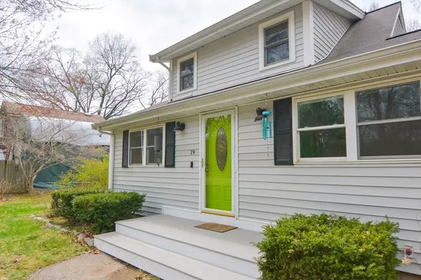 Wrentham, MA 02093,19 Lloyd Ave