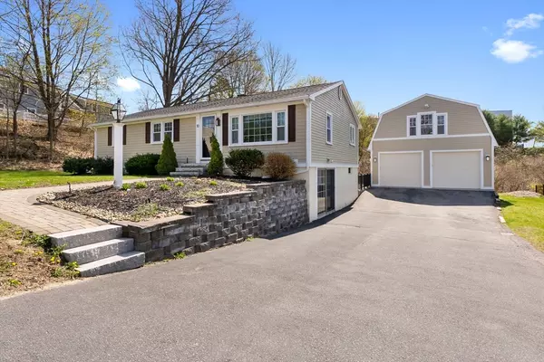 10 Hunter Dr, Newburyport, MA 01950