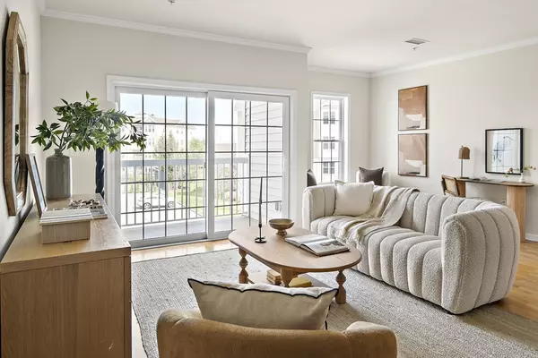 107 Clocktower Dr #303, Waltham, MA 02452