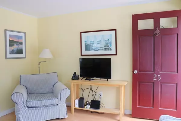 Wellfleet, MA 02667,25 Day Rd
