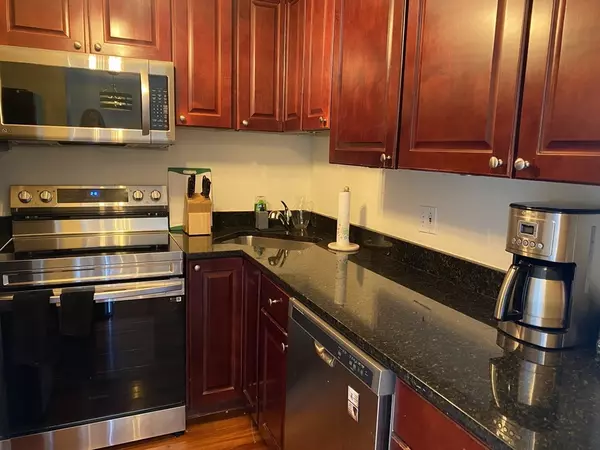 Quincy, MA 02169,230 Willard St #802