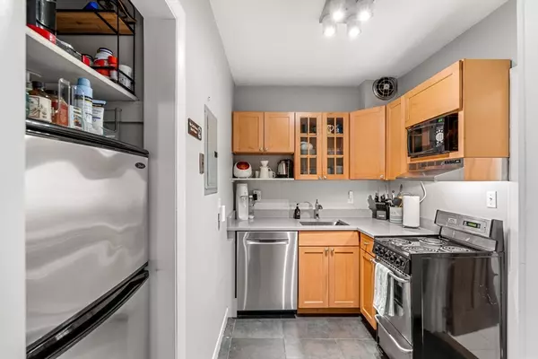 Boston, MA 02215,922 Beacon St #44