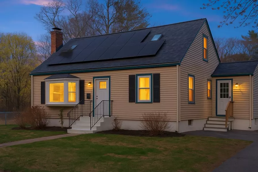 14 Warren Ave, Rockland, MA 02370