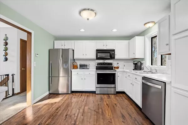 Auburn, MA 01501,421 South St