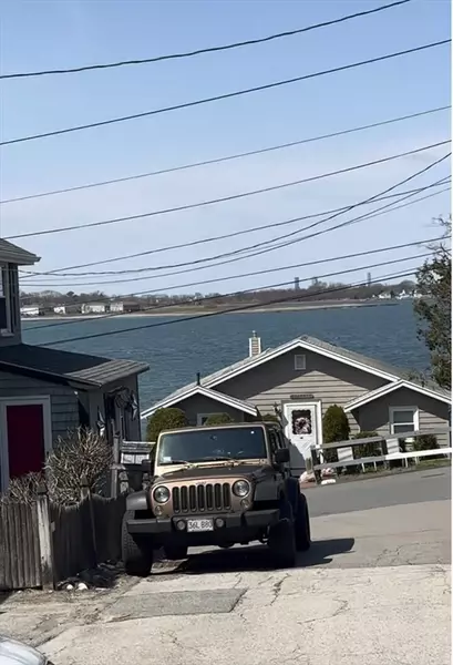 11 Pecksuot Rd, Weymouth, MA 02191