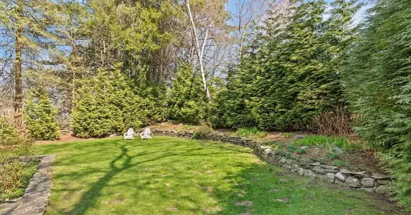 Concord, MA 01742,325 Old Marlboro Rd