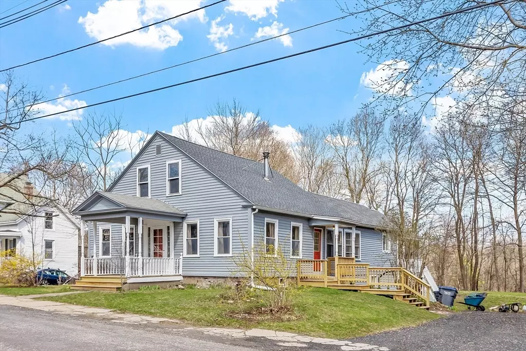 Hubbardston, MA 01452,10 High St