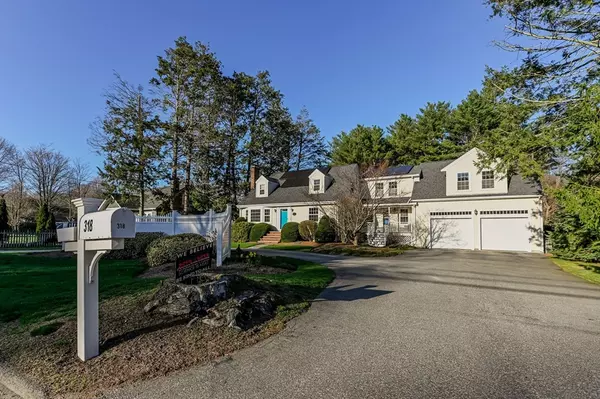 318 Fisher St, Walpole, MA 02081