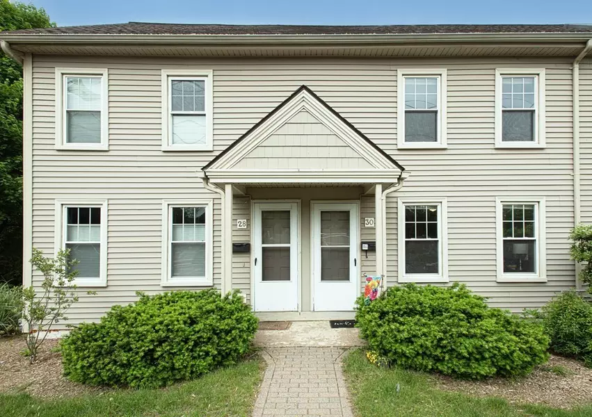 30 Adams St #30, Easthampton, MA 01027