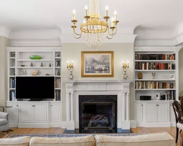 Boston, MA 02155,290 Commonwealth Avenue #5