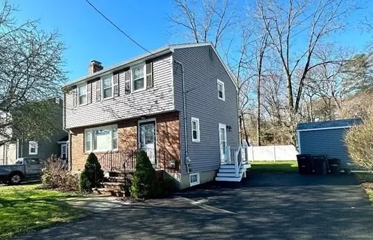 Dedham, MA 02026,27 Vincent Rd