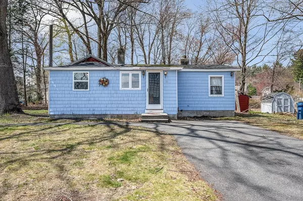118 Mascuppic Trl, Tyngsborough, MA 01879