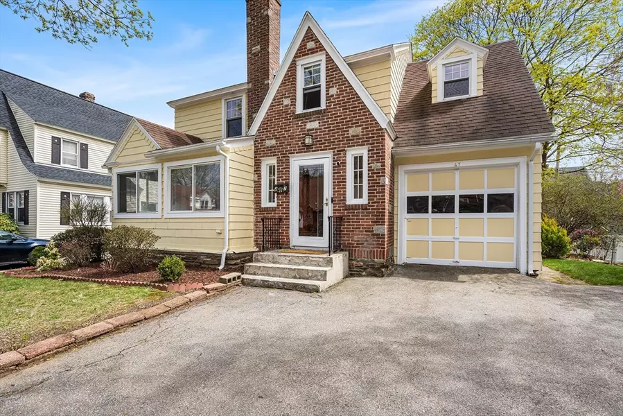 47 Monroe Ave, Worcester, MA 01602