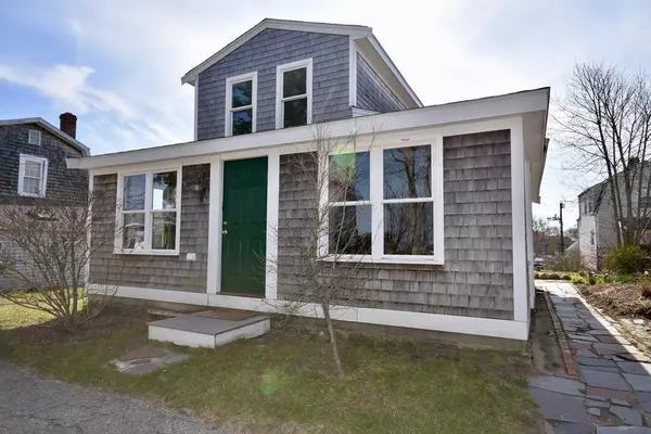 5 Pearl Ave, Wareham, MA 02558