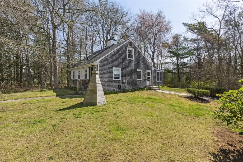 Mattapoisett, MA 02739,10 Captain's Lane