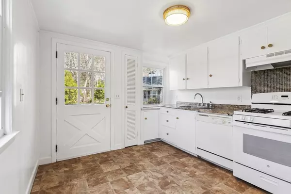 Mattapoisett, MA 02739,10 Captain's Lane