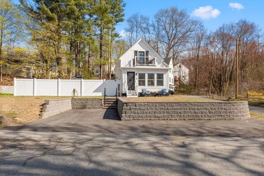 134 Edgewood Ave, Methuen, MA 01844