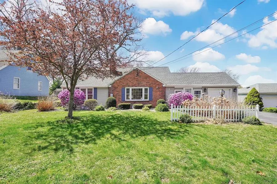 144 W Allen Ridge Rd, Springfield, MA 01118