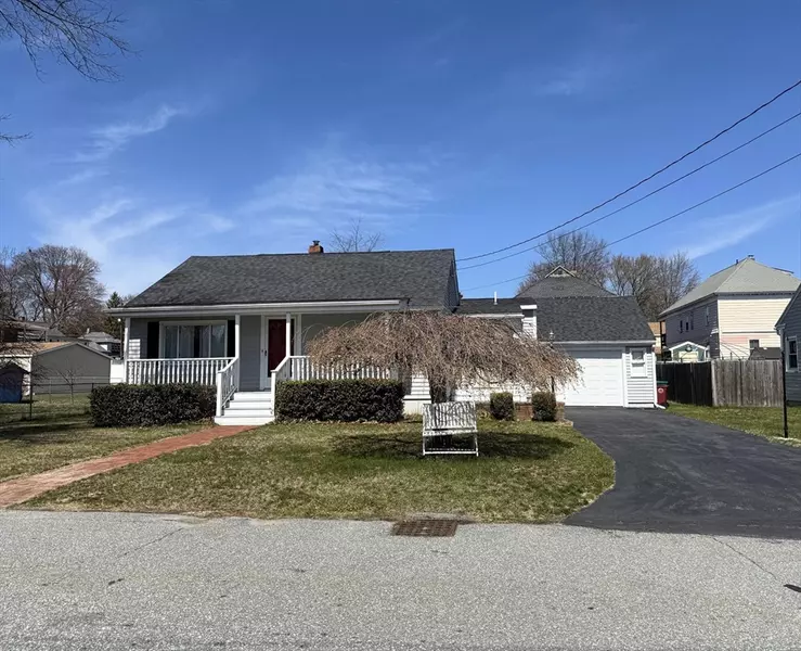 21 Benton St, Lowell, MA 01851