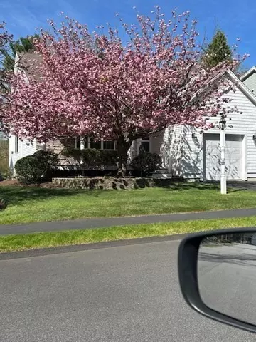 7 Beechwood Ln #7, Rockland, MA 02370