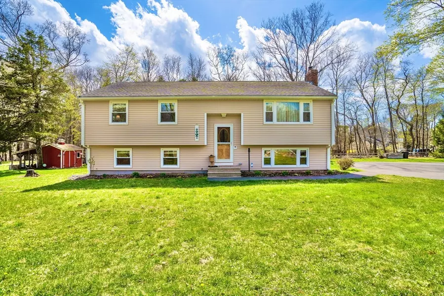 13 Willow Street, Foxboro, MA 02035