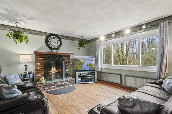 Derry, NH 03038,33 Frost Road