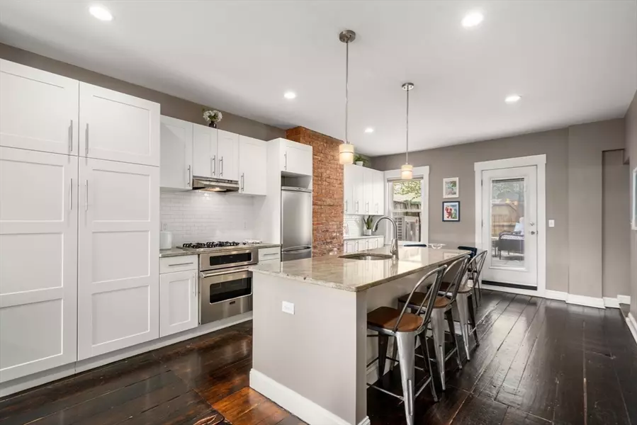 8 Mystic St #1, Boston, MA 02129