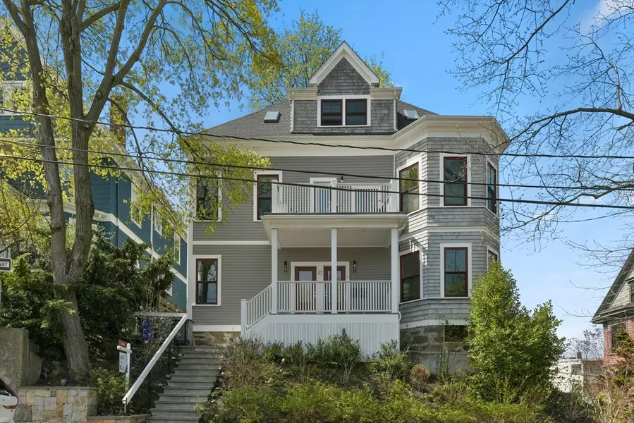 27 Salcombe St #1, Boston, MA 02125