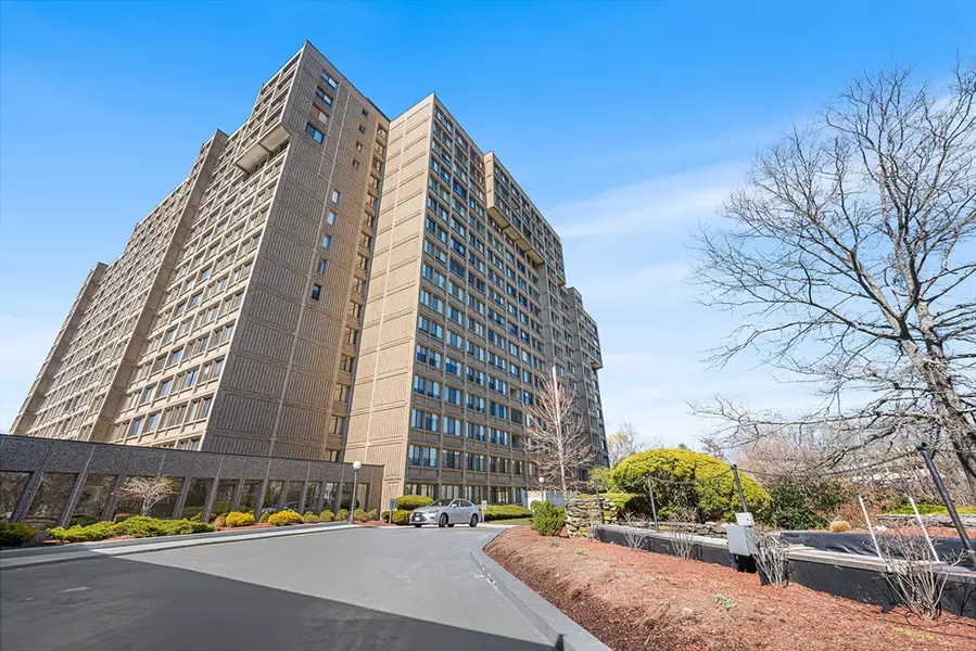 250 Hammond Pond Pkwy #606N, Newton, MA 02467