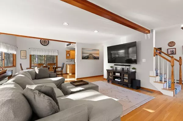 Lakeville, MA 02347,22 Leonard St
