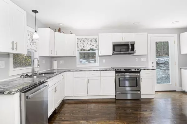 Clinton, MA 01510,10 Robert Memorial